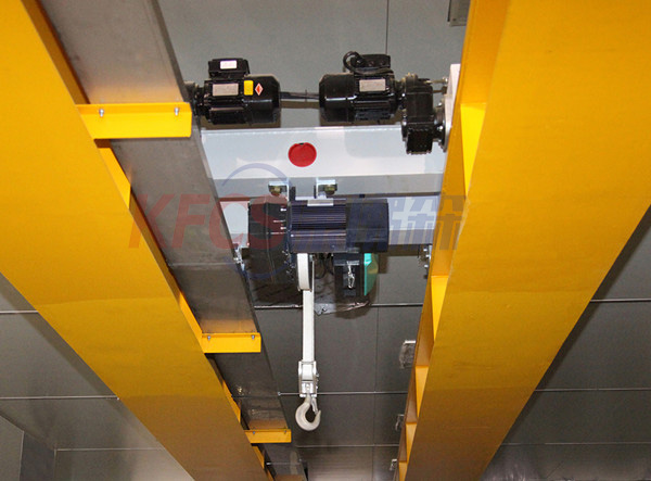 Overhead clean room crane Maximum 2.000 kg with Belt Hoist