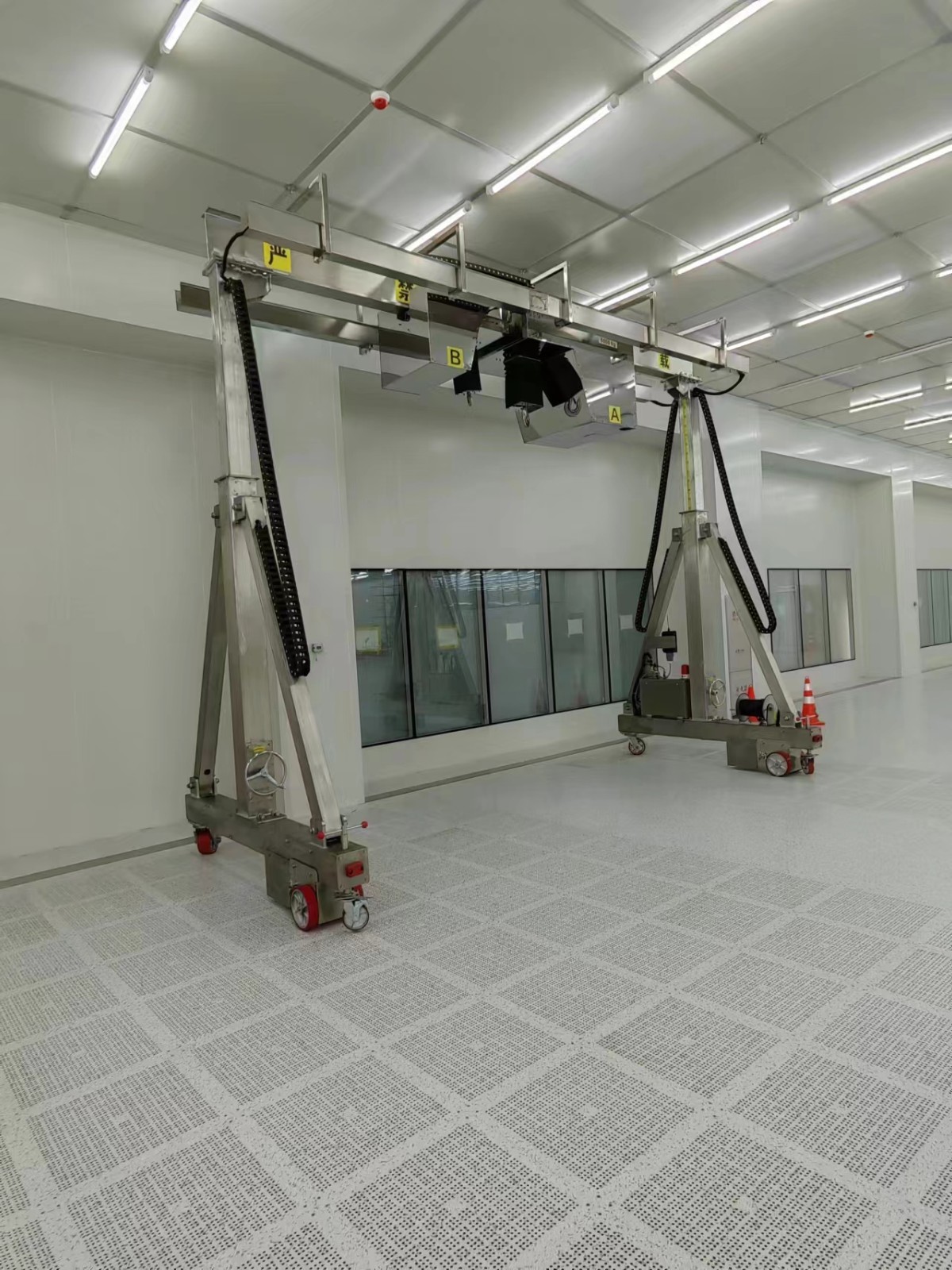 Mobile Gantry Crane for Clean Room Environments