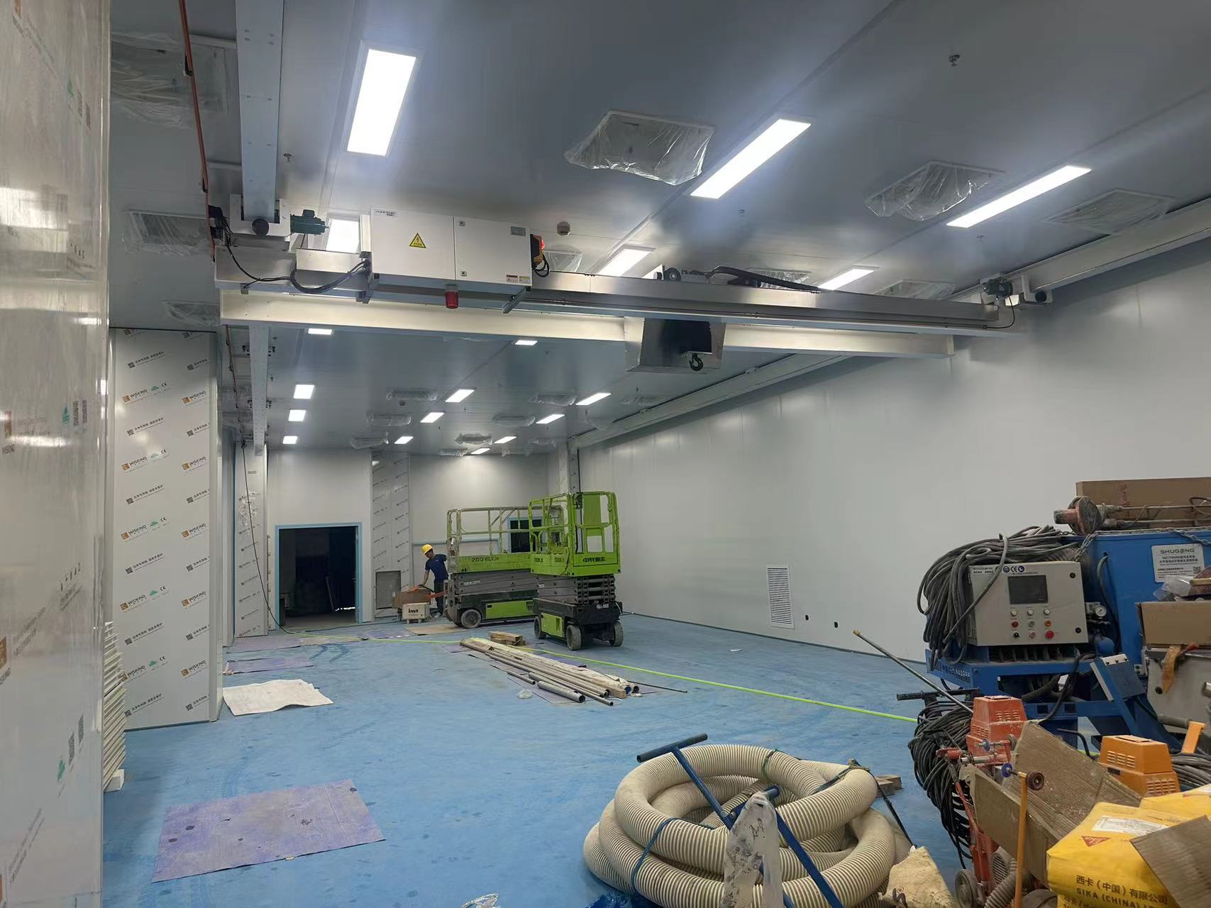 Cleanroom Lifting Equipment for New Energy Projects