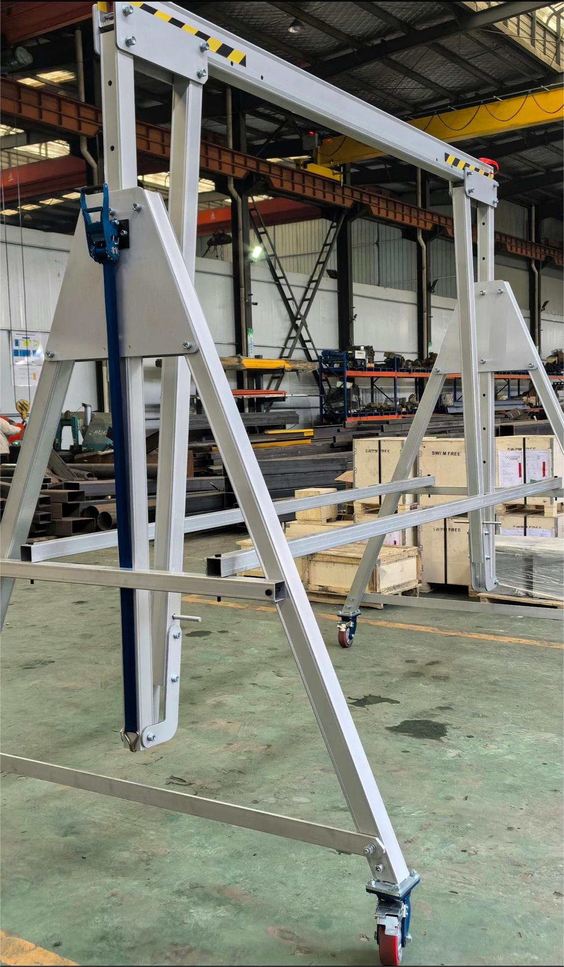 Adjustable height aluminum gantry crane