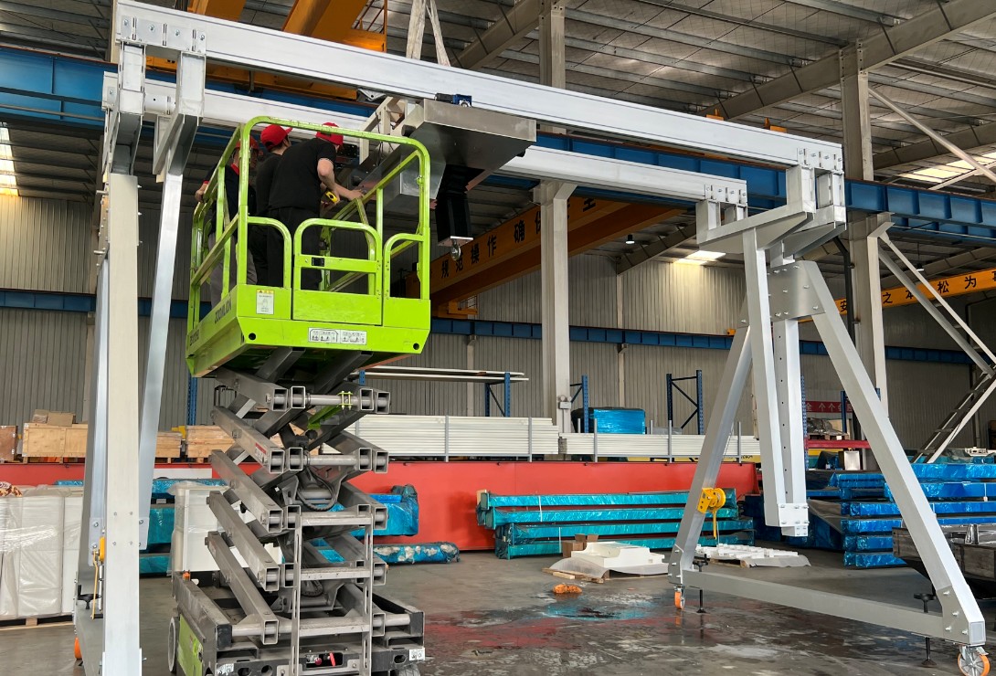 2 Ton Portable Aluminum Gantry Crane