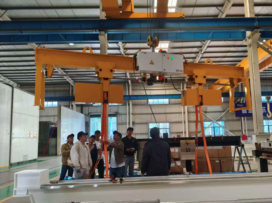 Rotator turning device for crane